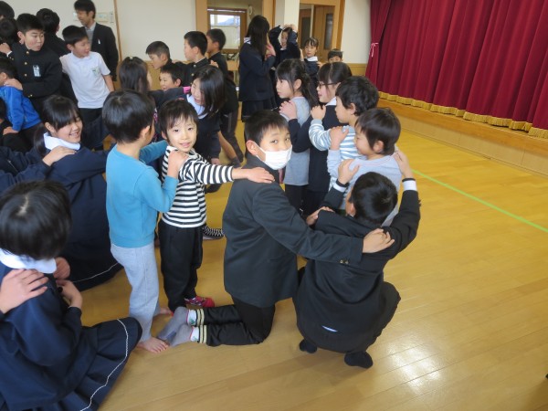 小月小学校 ５年生と交流会 社会福祉法人下関みらい 小月保育園